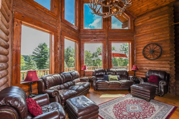 Log Mahal 5 Bedroom House