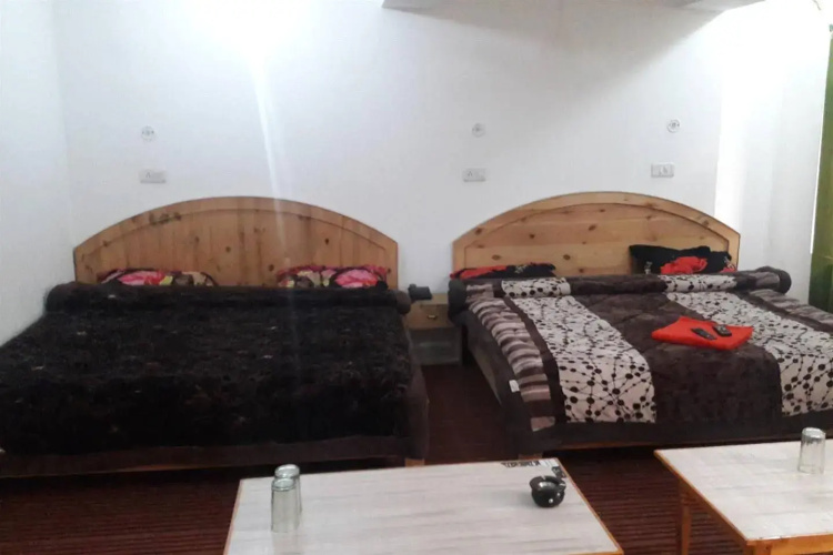 Hotel Poshimall