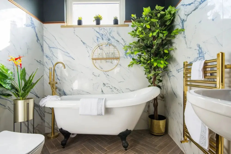 Luxury Versace 1 Bed, Hot Tub, Pool Table, Sky Tv