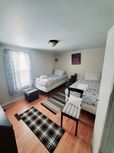 Room-black-white Rm By Yale U