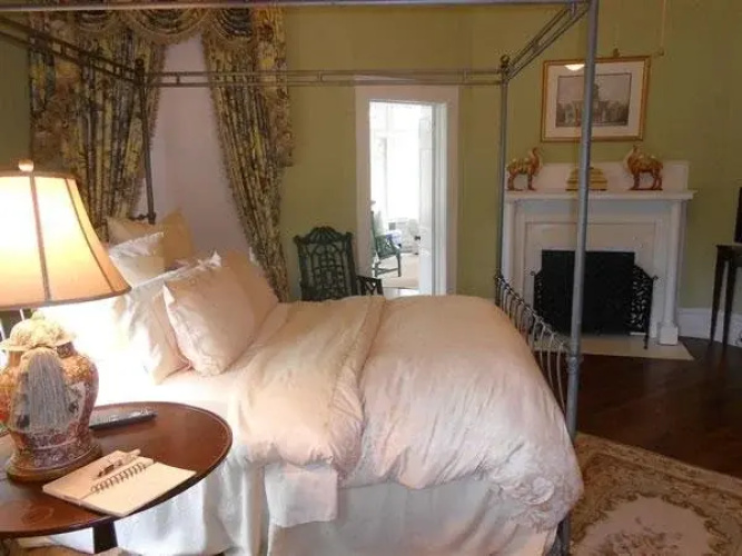 Boothe House Bed and Breakfast