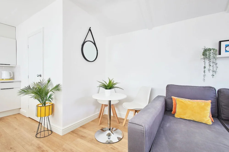 Host Stay Sunnyside Studio