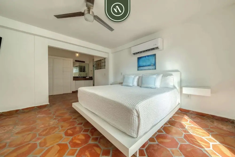 2 BR Condo Right - Romantic Zone - Private Rooftop