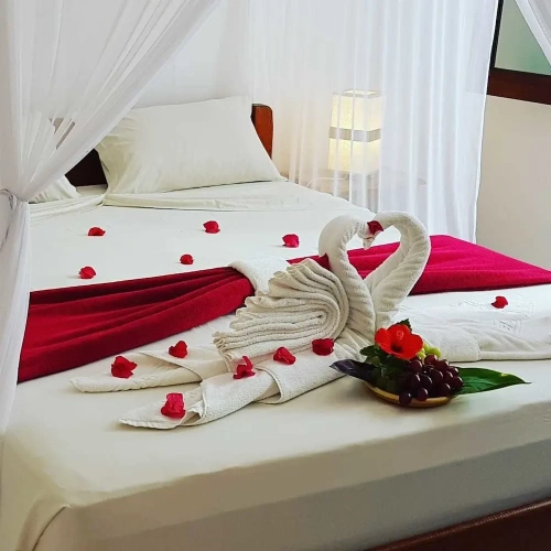 2 Bedrooms Apartment with balcony and with courtyard view