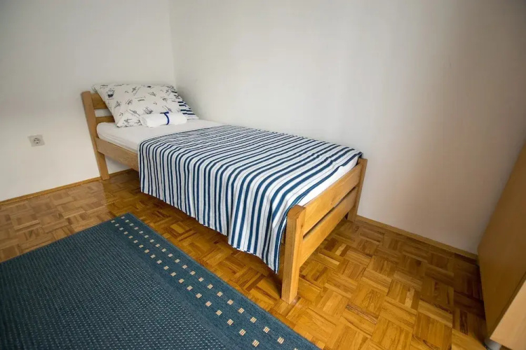 Apartments Luka