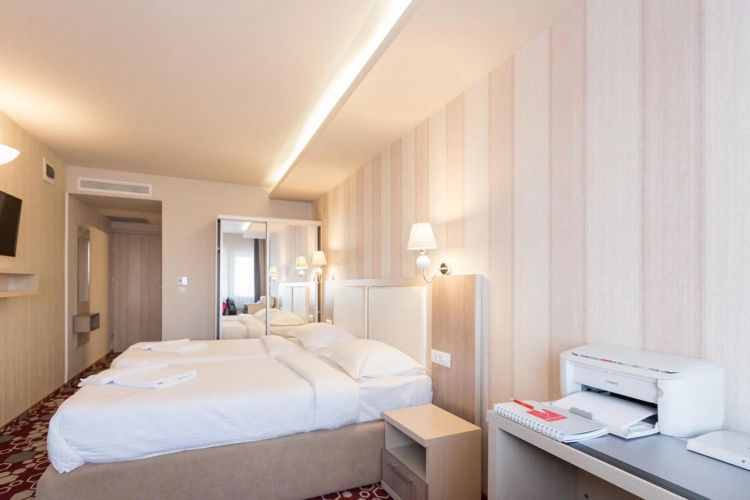 Bacolux Craiovita Hotel & Events