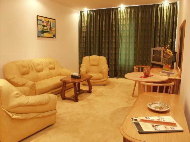 Queen Vera Hotel