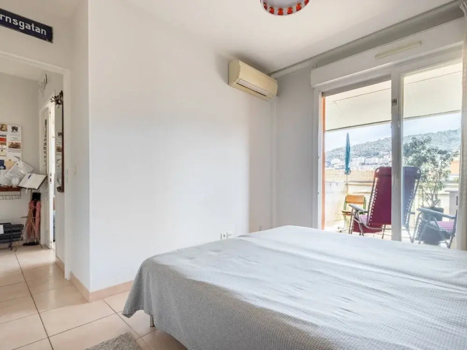 Elegant Holiday Home in Nice with Balcony