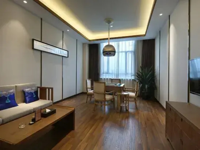 Lugui International Hotel