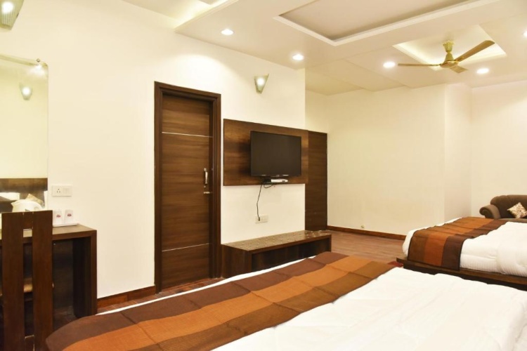 Deluxe Family room