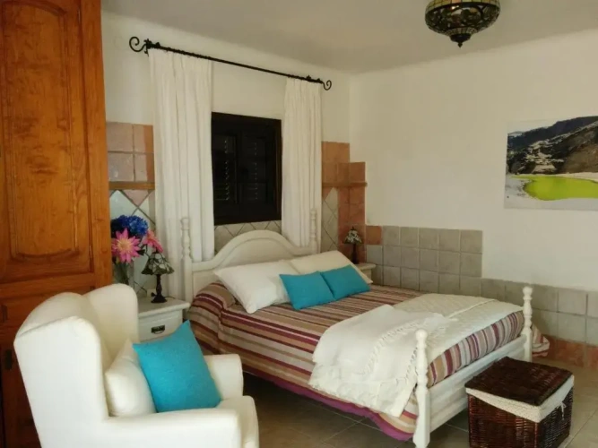 3 Bedrooms Cottage