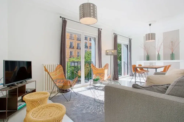 2 Bedrooms Apartment