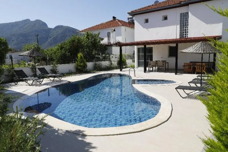 3 Bedrooms Villa with balcony