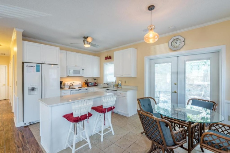 3 Bedrooms Apartment