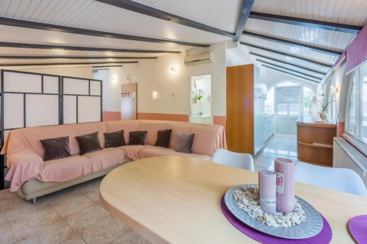 Colorful - Modern Apartments - A7 Rozi