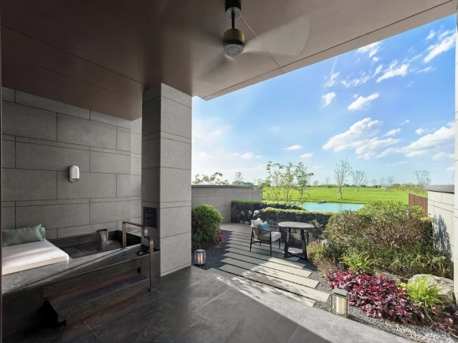 Deluxe Twin room with lake view
