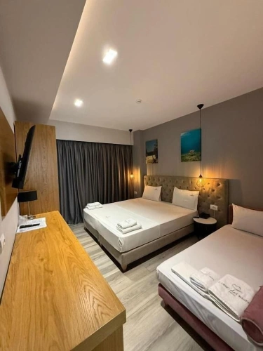 Deluxe Triple Basement room with balcony
