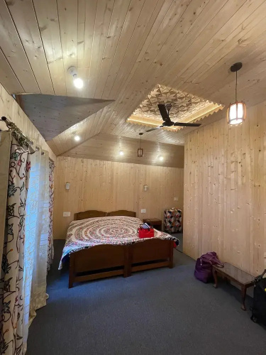 Queens Lake House