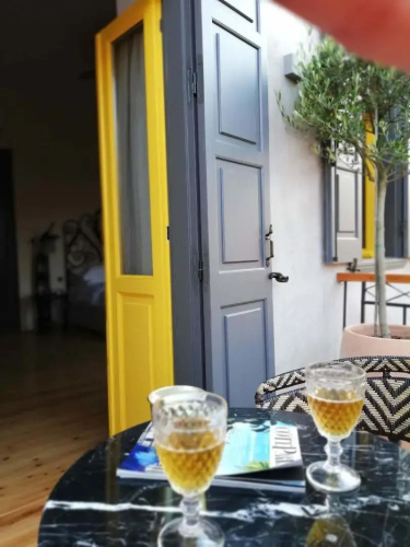 Leone Guesthouse