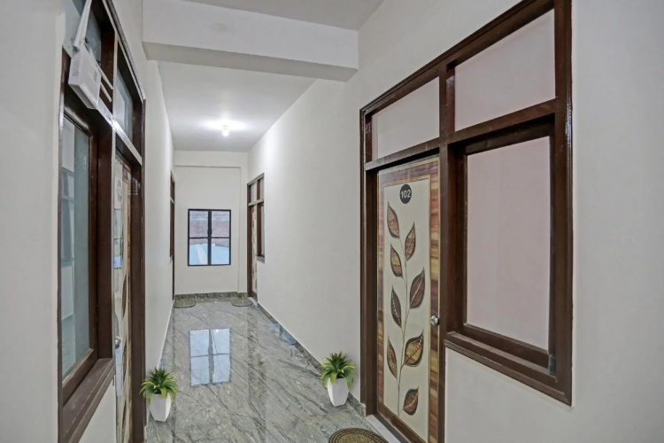 OYO Flagship 70173 A One Hotel