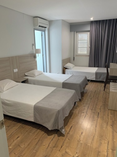 Standard Triple room with city view