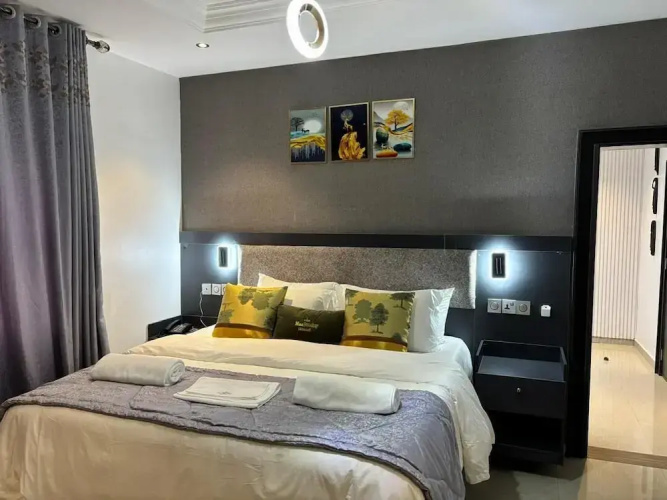 MacDestly Hotel
