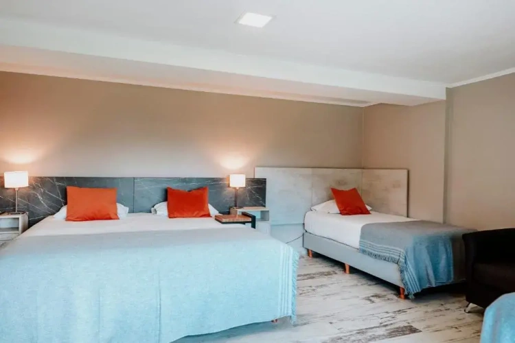 Standard Quadruple room with lake view