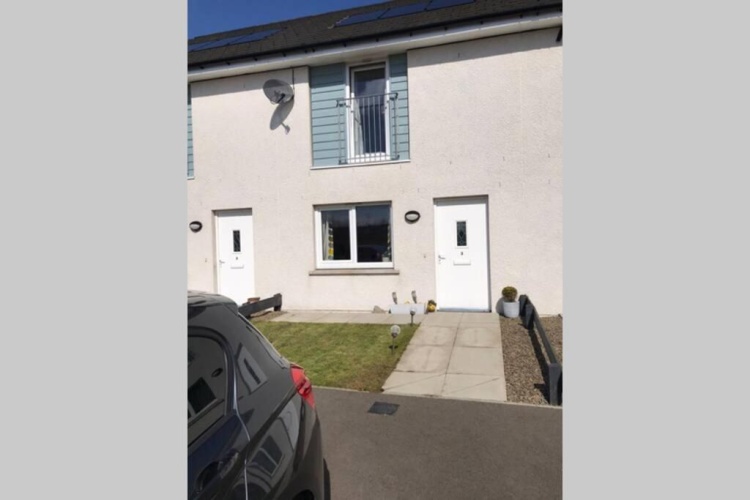 2 Bedrooms Cottage