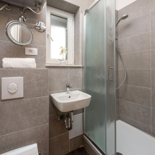 Luxury Studios & Rooms Seven
