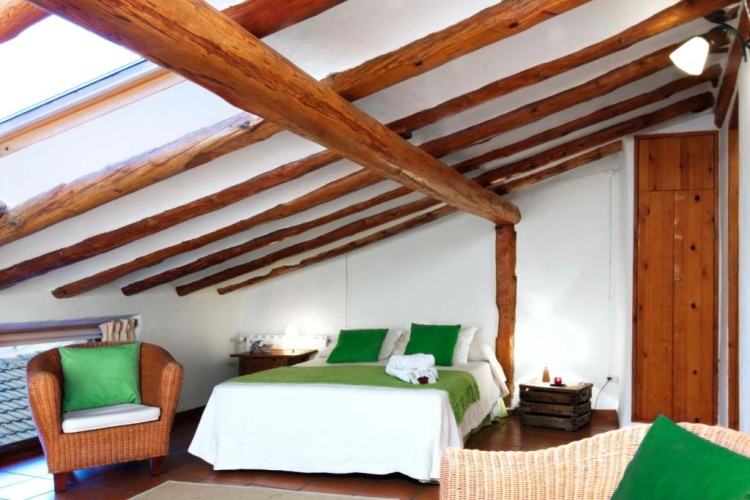 5 Bedrooms Cottage