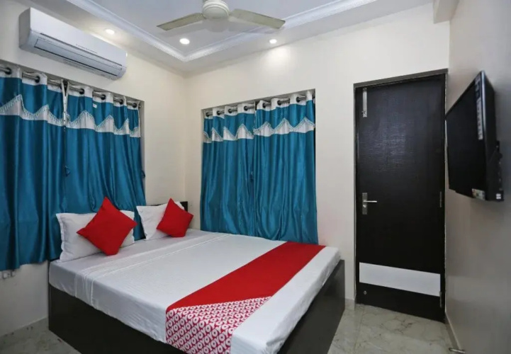 OYO 25018 Saanvi