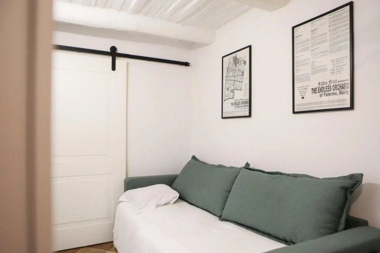 Studio Apartment at Pizzofalcone by Wonderful