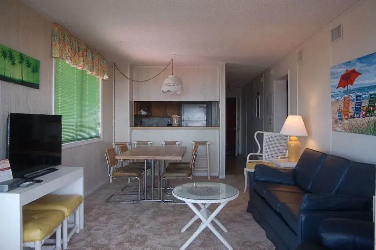Crescent Beach Villas, unit 101 - 2 Br Condo