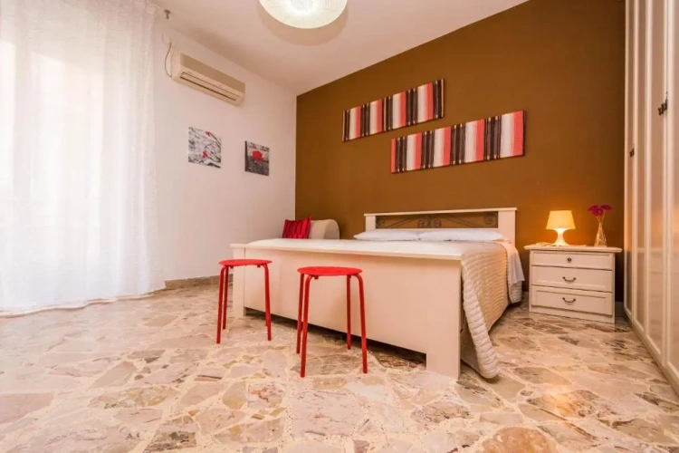 Standard Triple room with view