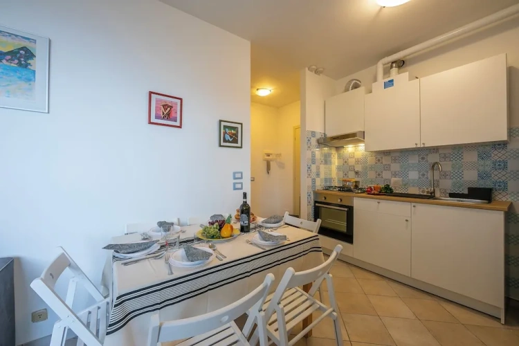 2 Bedrooms Family Apartment with sea view