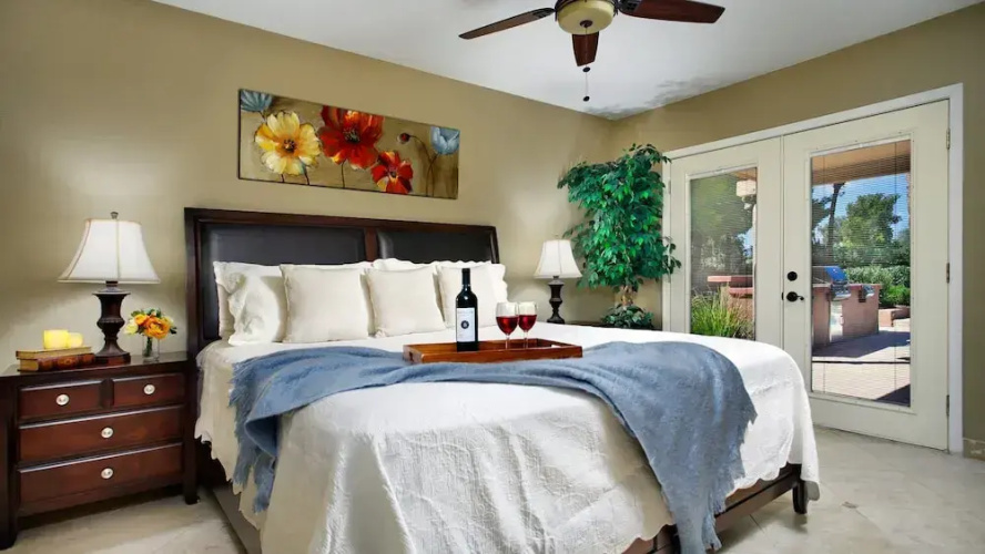 Mountain Views & Heated Pool/spa & Amenities Galore!