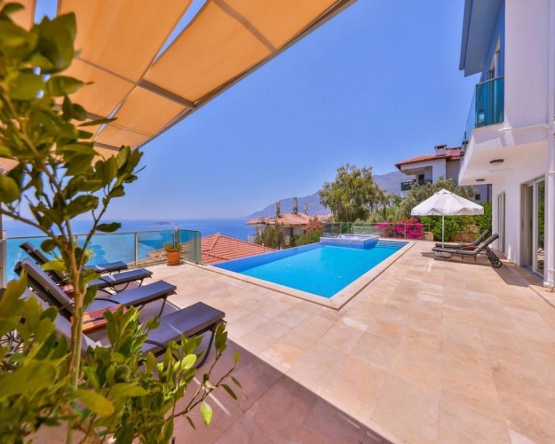 3 Bedrooms Villa