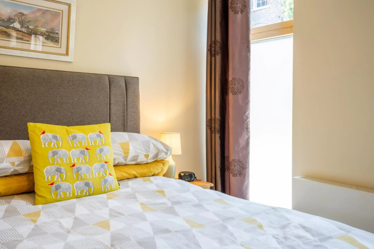 10 Summerhouse Mews