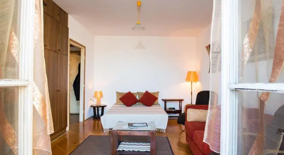 Downtown Cosmopolitan Apartment