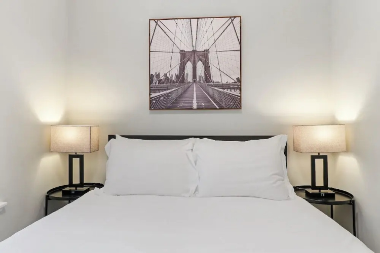 Cozy 2BR - Montrose 1A