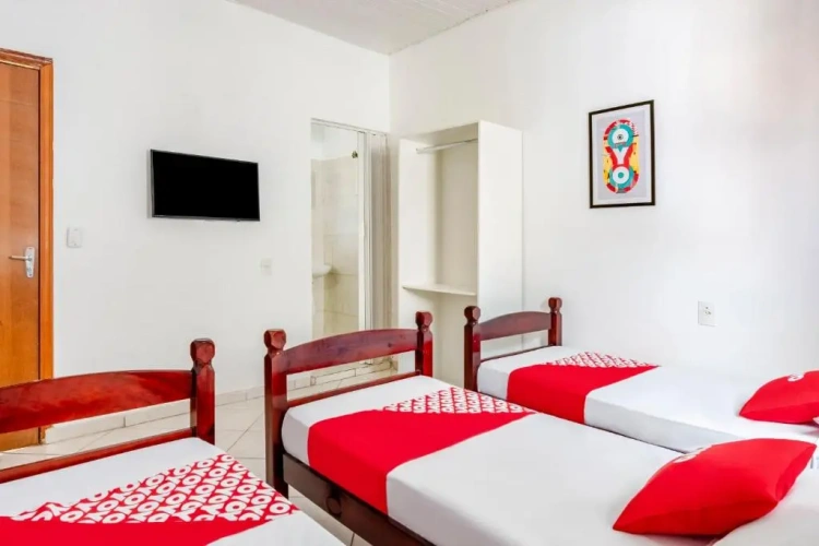 Standard Triple room