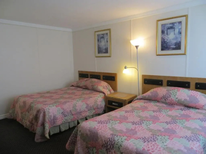 Peterboro Express Inn