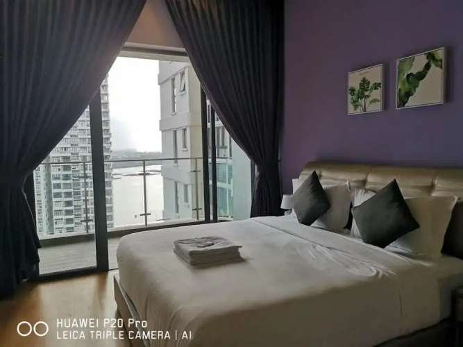 Favoured Seaview Suite