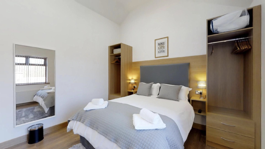 Standard Triple room