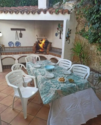 1 Bedroom Bungalow with garden view