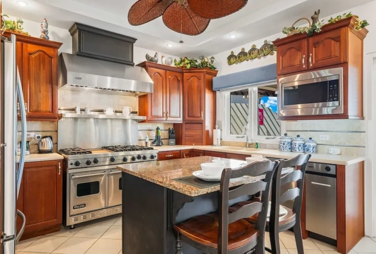 4 Bedrooms Cottage