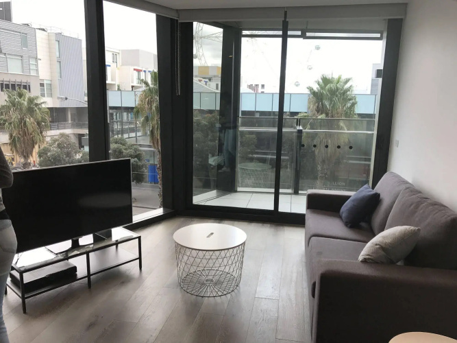 Docklands Select