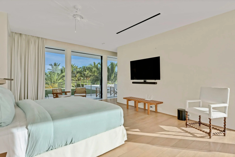 Magnificent 5BR Modern Tropical Villa With Pool