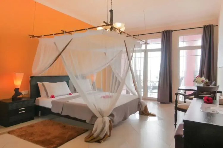 Villa Fleur de Lys - Sleeps 24 - Pool - Hot Tub