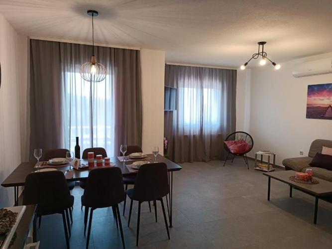 2 Bedrooms Apartment with balcony and with sea view